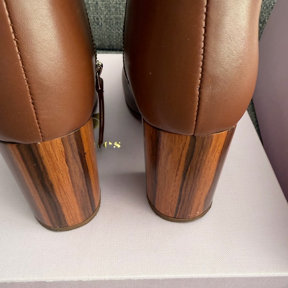 Bobbie’s Boots - Picture 2 of 6